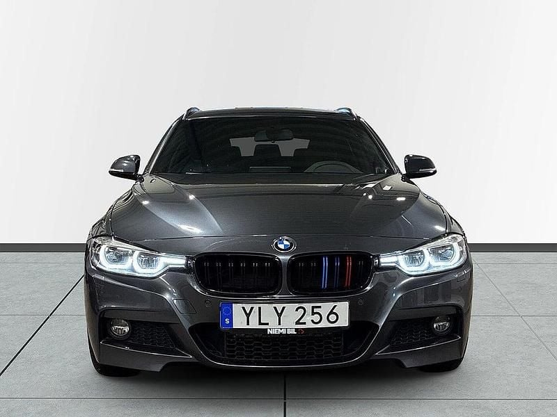 Begagnad BMW 330 M Sport 252 HK (185 kW) 2017 Grå Kombi