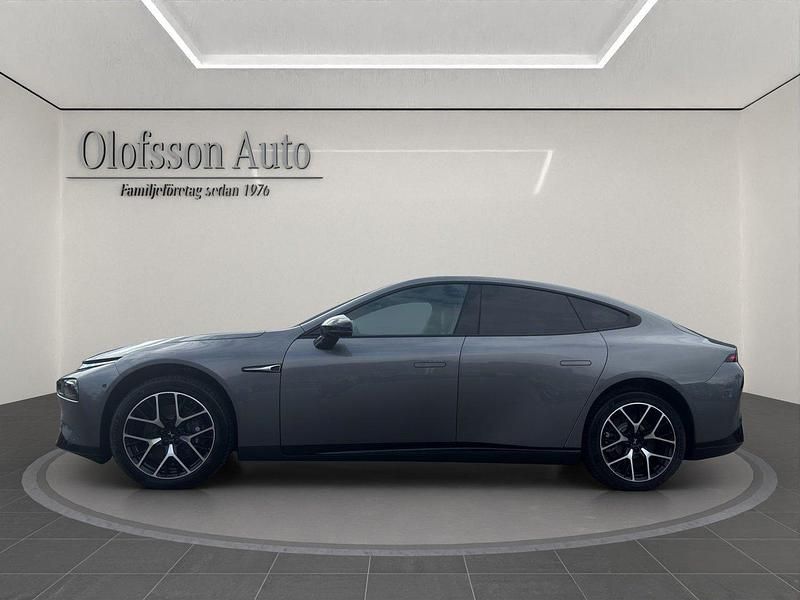 Begagnad XPENG P7 AWD Performance 348 kW (474 HK) 2024 Silver (silver frost) Sedan