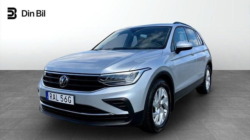 Silver Begagnad 2023 VW Tiguan Life SUV | 299 900 kr (Marknadspris) - Bild 1/4