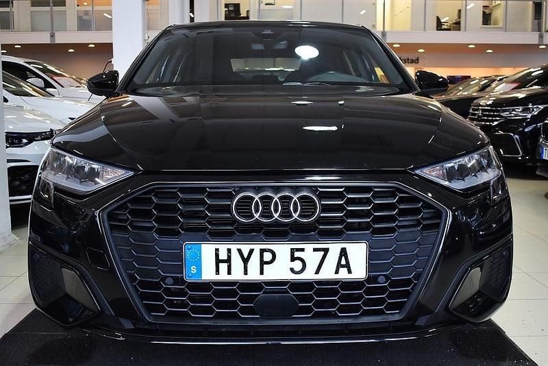 Begagnad Audi A3 Sportback Comfort 150 HK (110 kW) 2023 Svart Halvkombi