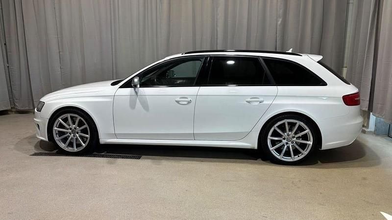 Begagnad Audi RS4 Design 451 HK (331 kW) 2015 Vit Kombi
