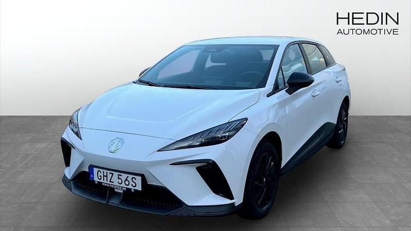 Vit (white) Begagnad 2022 MG MG4 EV Halvkombi | 269 900 kr - Bild 1/4