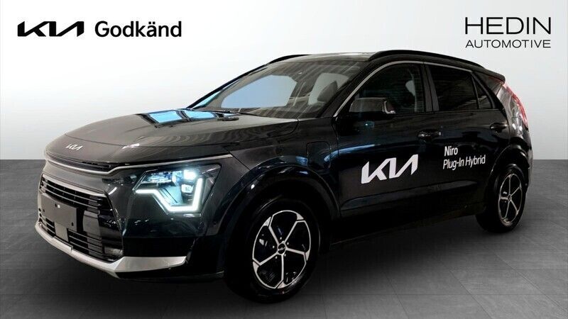 Grå (grey) Begagnad 2025 Kia Niro Advance SUV | 399 900 kr (Marknadspris) - Bild 1/4
