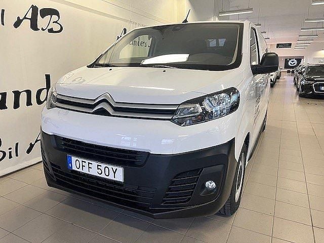 Vit Begagnad 2023 Citroën e-Jumpy Business Class Minibuss | 409 000 kr (Bra pris) - Bild 1/4