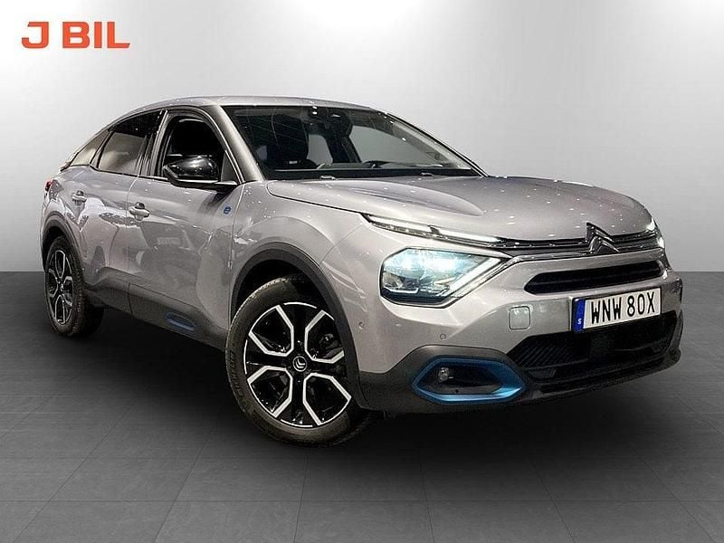 Grå Begagnad 2022 Citroën e-C4 Shine Halvkombi | 219 900 kr (Marknadspris) - Bild 1/3