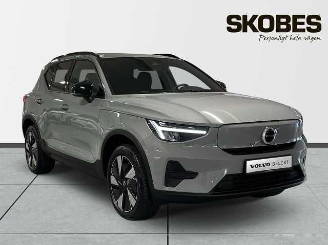 Grå Begagnad 2025 Volvo EX40 Core SUV | 469 100 kr (Marknadspris) - Bild 1/3