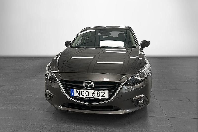 Begagnad Mazda 3 Inclusive 120 HK (88 kW) 2016 Brun Halvkombi