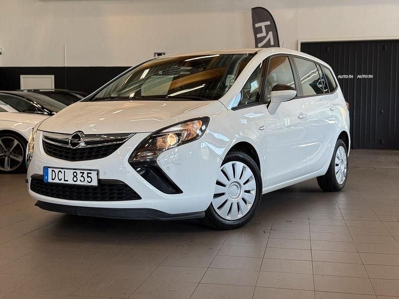 Begagnad Opel Zafira Tourer 150 HK (110 kW) 2015 Vit Minibuss