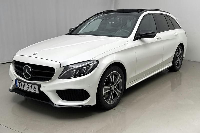 Vit Begagnad 2018 Mercedes C250 AMG Kombi | 220 000 kr (Superpris) - Bild 1/4
