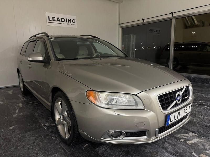 Begagnad Volvo V70 R-Design 238 HK (175 kW) 2008 Brun Kombi