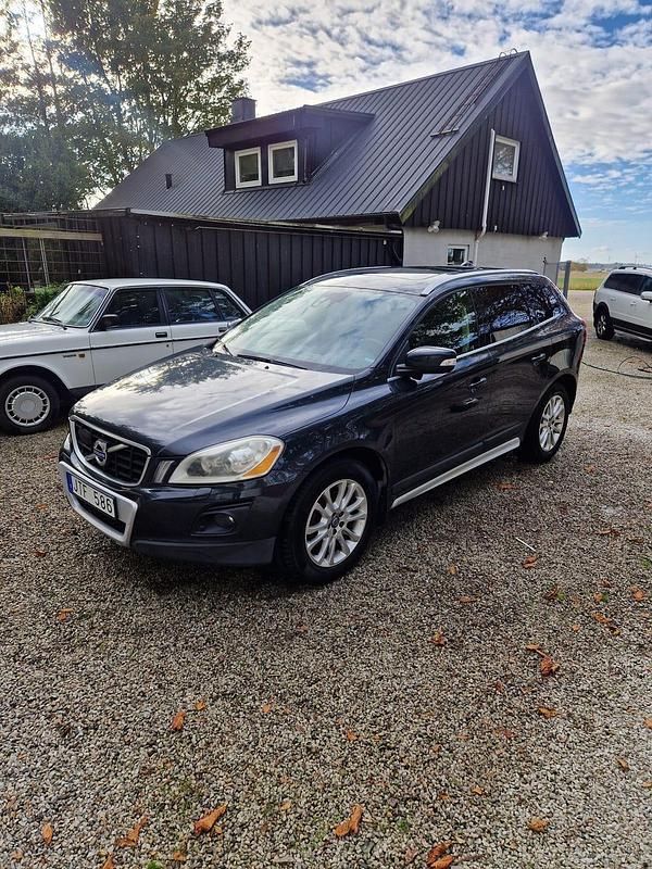 Begagnad 2009 Volvo XC60 SUV | 89 000 kr (Marknadspris) - Bild 1/4