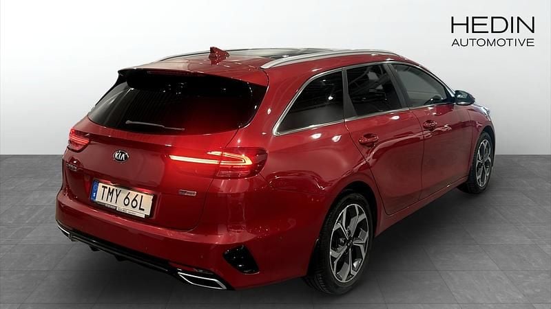 Begagnad Kia Ceed Sportswagon Advance 105 HK (77 kW) 2021 Röd Kombi