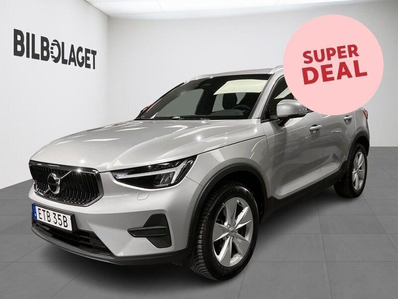 Silver Begagnad 2023 Volvo XC40 Core SUV | 334 500 kr (Bra pris) - Bild 1/4