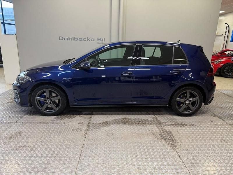 Begagnad VW Golf VIII GTE 204 HK (150 kW) 2020 Blå Halvkombi