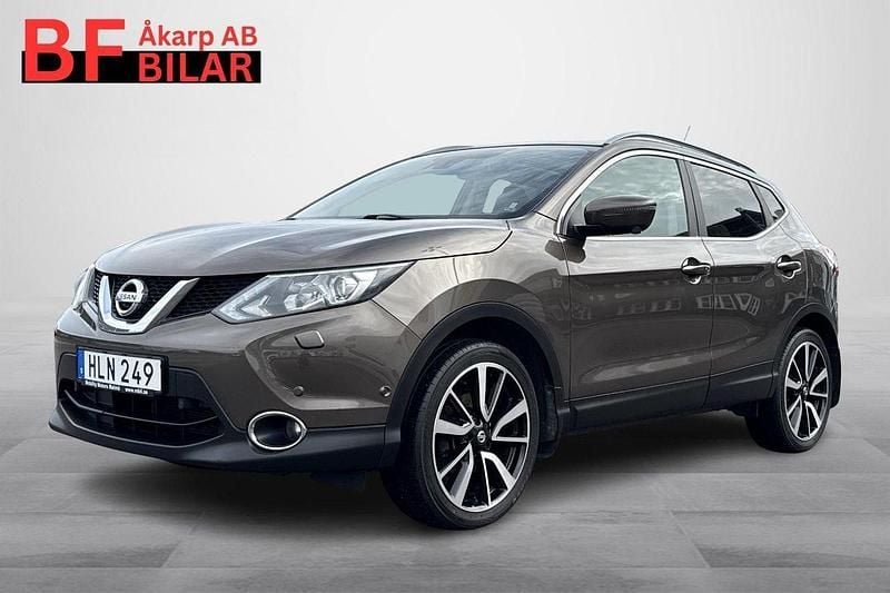 Brun Begagnad 2017 Nissan Qashqai SUV | 139 500 kr (Marknadspris) - Bild 1/4