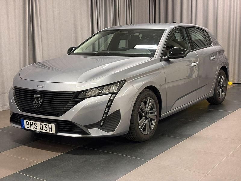 Grå Begagnad 2022 Peugeot 308 Active Halvkombi | 199 800 kr (Bra pris) - Bild 1/4