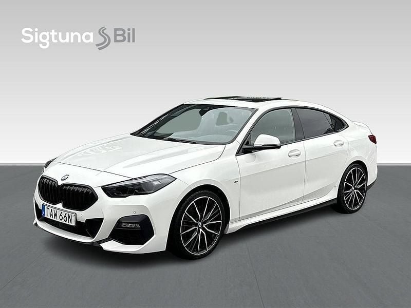 Vit Begagnad 2021 BMW 220 M Sport Sportkupé | 299 900 kr (Bra pris) - Bild 1/3