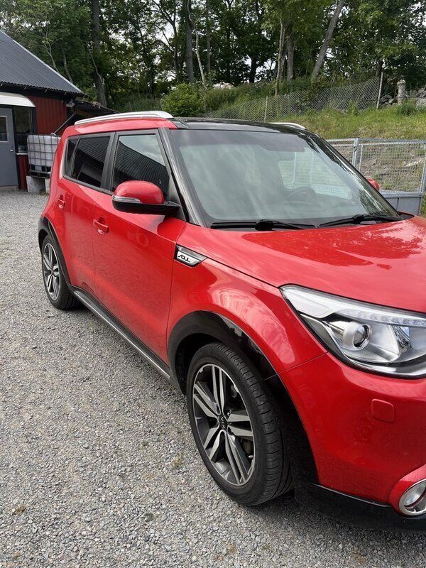 Röd Begagnad 2015 Kia Soul SUV | 100 000 kr (Bra pris) - Bild 1/4