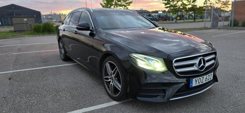 Svart Begagnad 2019 Mercedes E220 Kombi | 265 500 kr (Marknadspris) - Bild 1/4