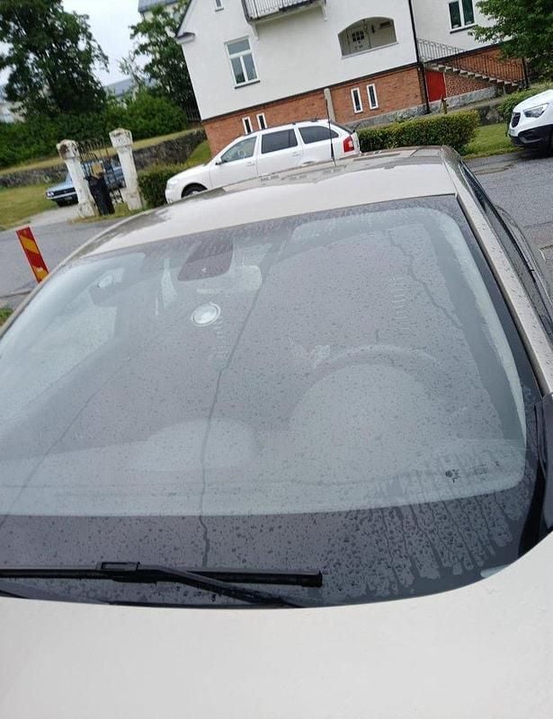 Brun Begagnad 2012 Renault Mégane III Halvkombi | 56 000 kr (Marknadspris) - Bild 1/4