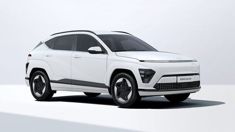 Engine red solid Ny 2025 Hyundai Kona Essential SUV | 419 895 kr (Marknadspris) - Bild 1/3