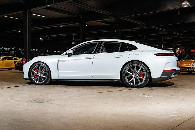 Begagnad Porsche Panamera 4S 544 HK (400 kW) 2025 Vit Sedan