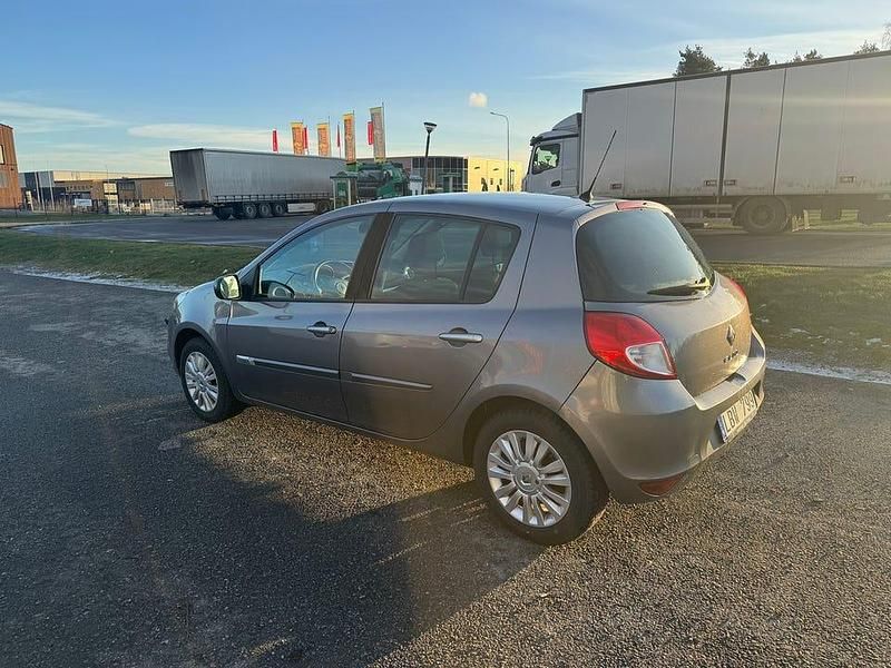 Begagnad 2011 Renault Clio R.S. Halvkombi | 44 900 kr (Marknadspris) - Bild 1/4