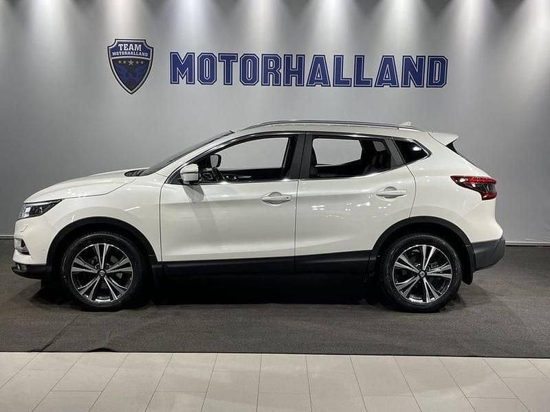 Vit Begagnad 2018 Nissan Qashqai 360º SUV | 175 000 kr (Marknadspris) - Bild 1/4