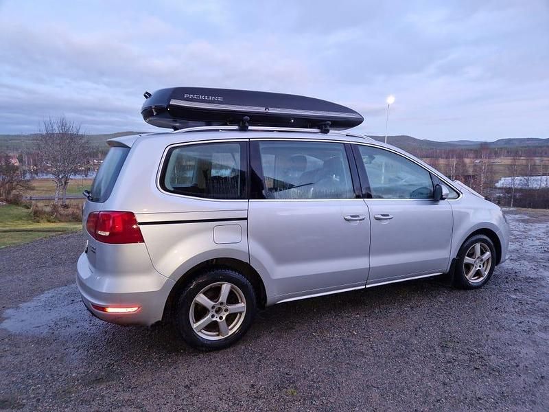 Begagnad VW Sharan 140 HK (102 kW) 2013 Minibuss