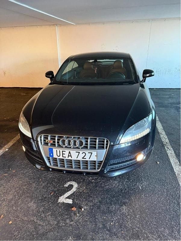 Svart Begagnad 2011 Audi TT Sportkupé | 120 000 kr (Marknadspris) - Bild 1/4