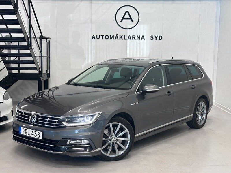 Mörkgrå (grå) Begagnad 2017 VW Passat GTS Kombi | 209 900 kr (Marknadspris) - Bild 1/4