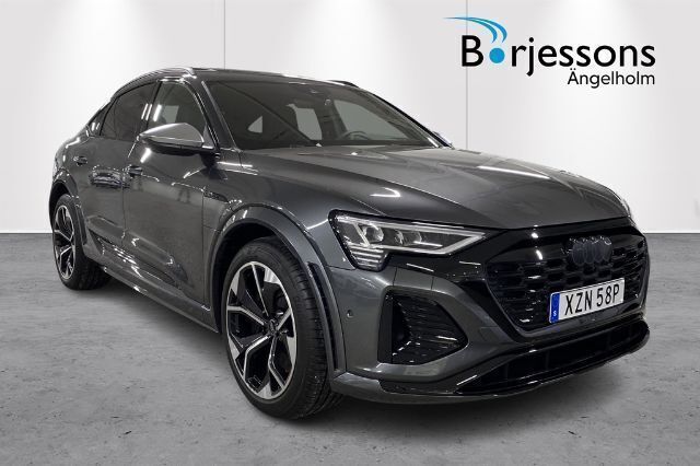 Grå Begagnad 2023 Audi SQ8 Sportback e-tron S-Line SUV | 899 000 kr - Bild 1/4