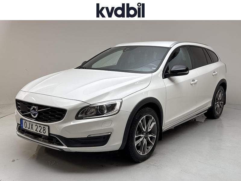 Vit Begagnad 2017 Volvo V60 CC Kombi | 234 800 kr - Bild 1/3