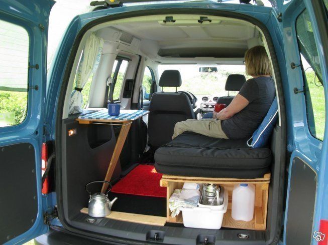 Såld VW Caddy med camping-inrednin., begagnad 2011, 7.500 mil i (Varberg)