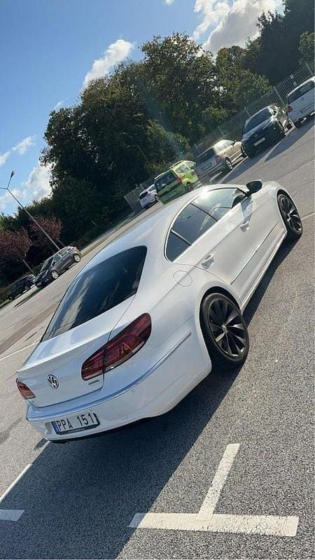 Vit Begagnad 2012 VW CC Sedan | 110 000 kr (Lite dyr) - Bild 1/4