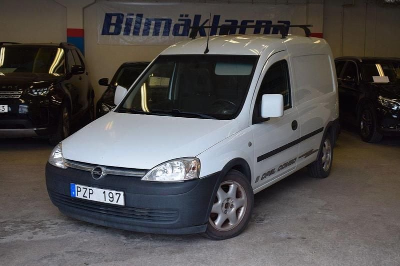 Vit Begagnad 2011 Opel Combo S Minibuss | 36 500 kr (Marknadspris) - Bild 1/4