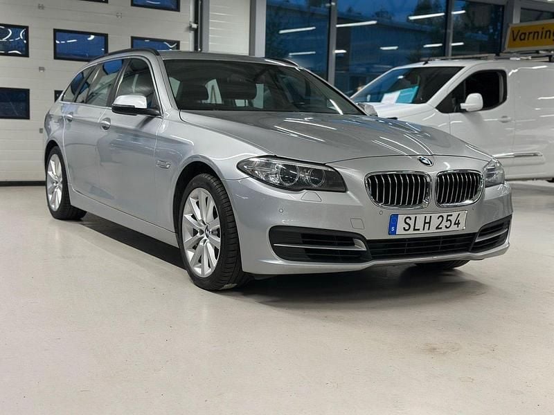 Silver Begagnad 2015 BMW 520 Kombi | 159 900 kr (Marknadspris) - Bild 1/4