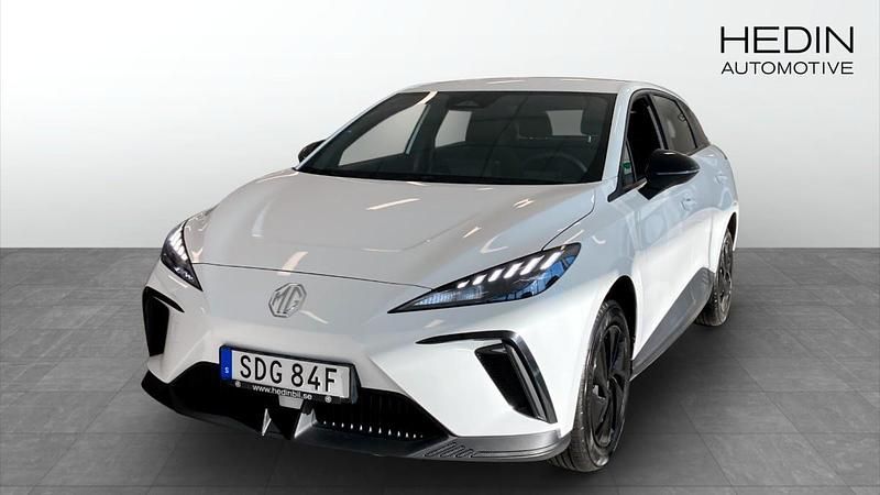 Vit (white) Begagnad 2023 MG MG4 EV Halvkombi | 259 900 kr - Bild 1/4