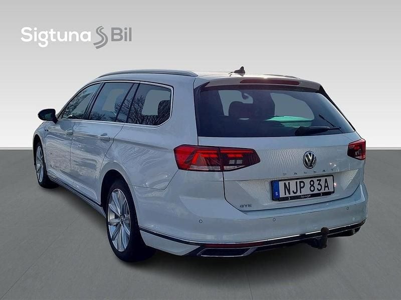 Begagnad VW Passat GTE 218 HK (160 kW) 2020 Vit Kombi