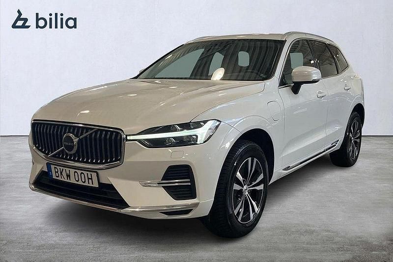 Vit Begagnad 2022 Volvo XC60 Core SUV | 369 900 kr (Marknadspris) - Bild 1/3