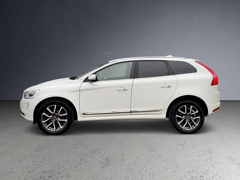 Begagnad Volvo XC60 Summum 190 HK (139 kW) 2017 Vit SUV