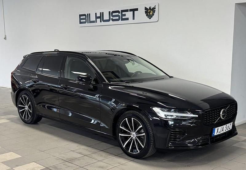 Begagnad Volvo V60 Plus 456 HK (335 kW) 2024 Svart Kombi