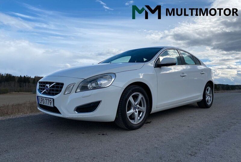 Vit Begagnad 2011 Volvo S60 Summum Sedan | 89 900 kr (Marknadspris) - Bild 1/4
