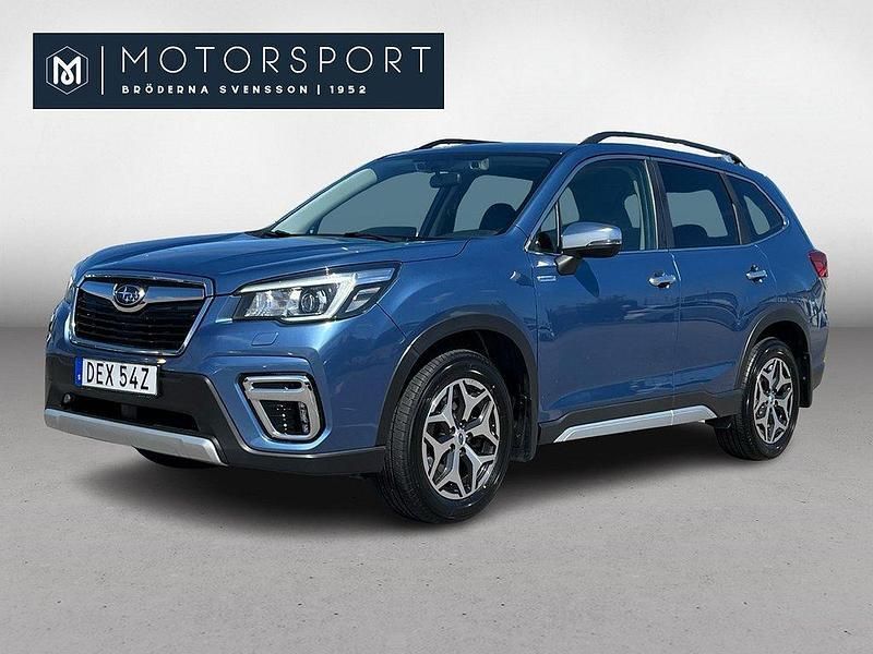 Blå (blå metallic) Begagnad 2019 Subaru Forester SUV | 239 900 kr (Lite dyr) - Bild 1/4