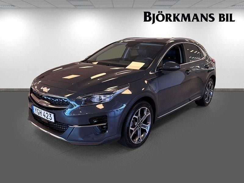 Grå Begagnad 2022 Kia XCeed Advance SUV | 229 900 kr (Bra pris) - Bild 1/4