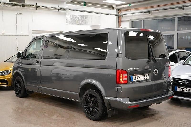 Begagnad VW Caravelle 150 HK (110 kW) 2018 Grå Minibuss