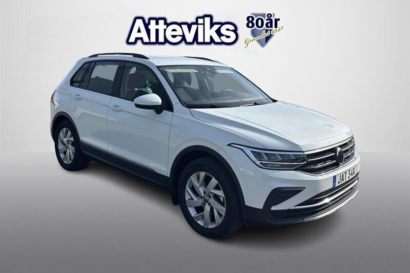 Vit Begagnad 2024 VW Tiguan SUV | 329 900 kr (Bra pris) - Bild 1/4