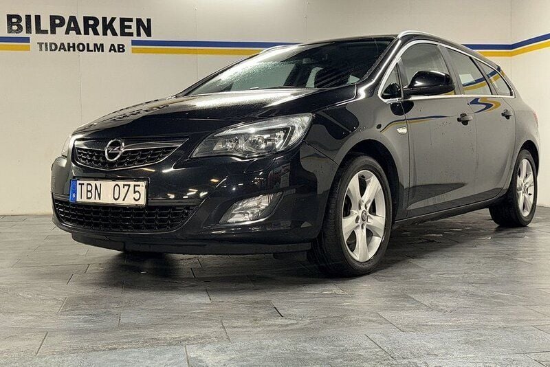 Svart Begagnad 2012 Opel Astra Kombi | 69 900 kr (Dyr) - Bild 1/4