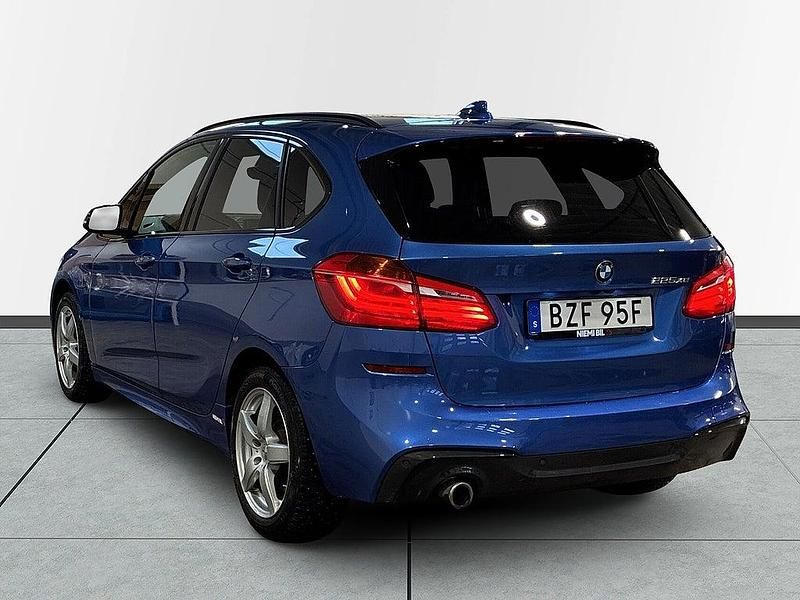 Begagnad BMW 225 Active Tourer M Sport 136 HK (100 kW) 2019 Blå Minibuss