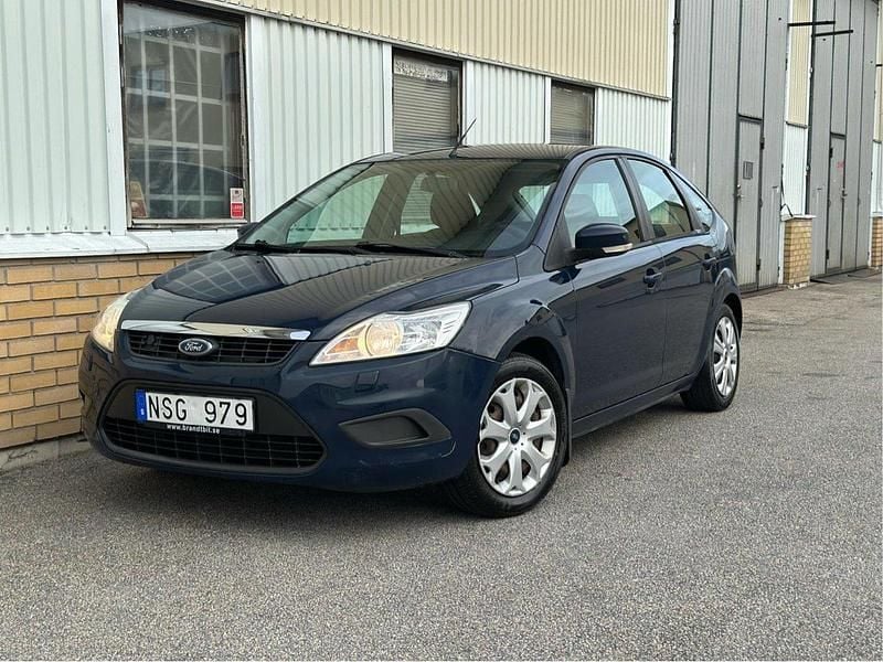 Blå Begagnad 2010 Ford Focus Trend Halvkombi | 28 500 kr (Marknadspris) - Bild 1/4